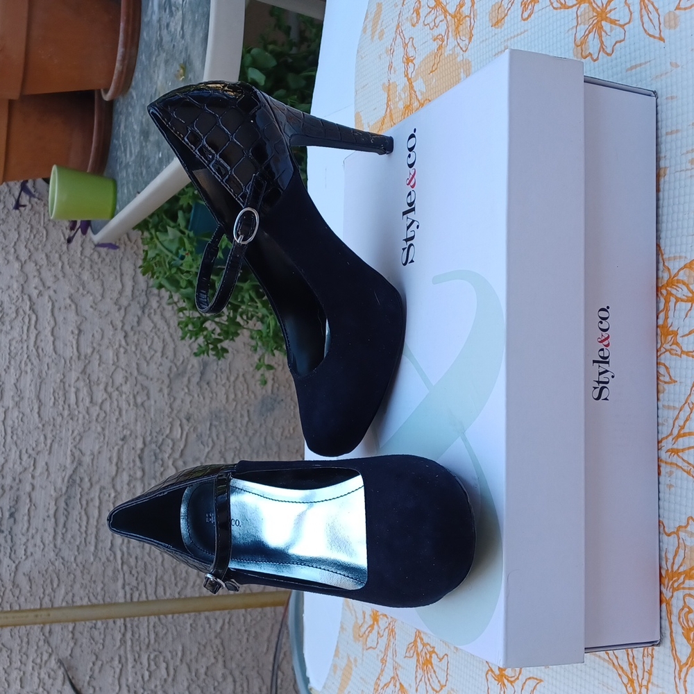 Style&co. Ladies Shoes Black Sz 7